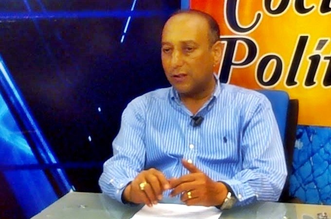 El Ing Rafa Santos en Coctel Politico